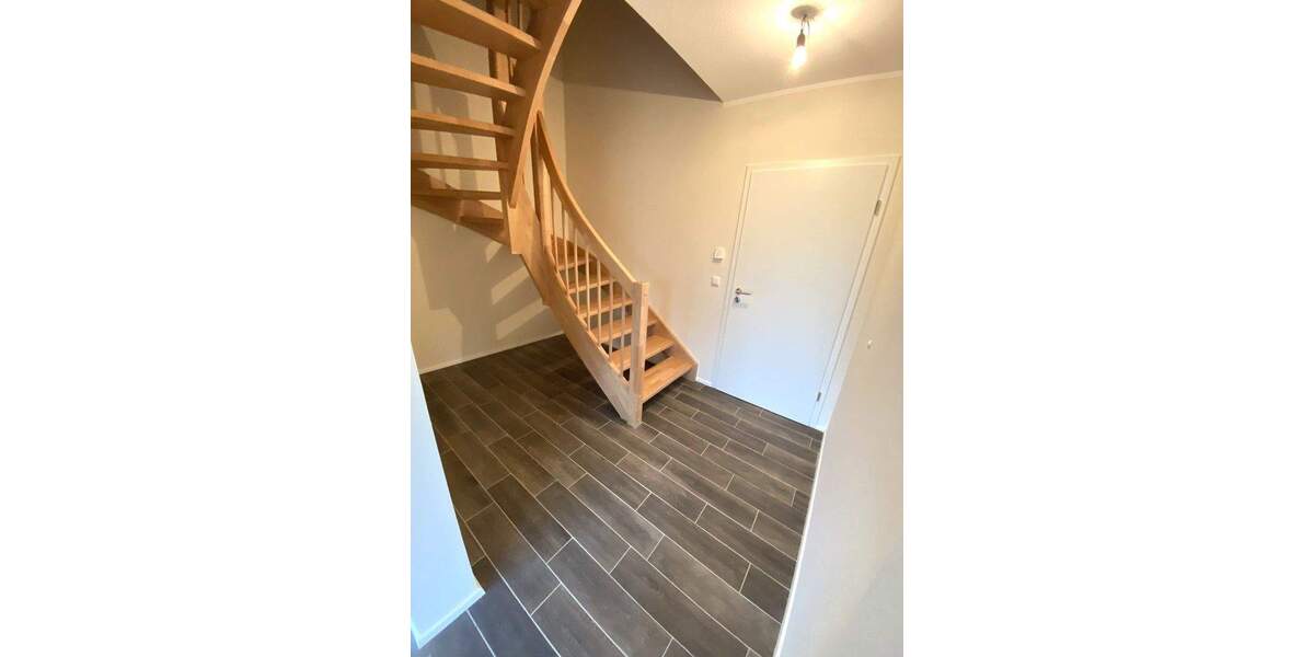 Doppelhaushälfte Ellingen - 4 Zimmer, 127 m&sup2;, 1.580&euro; | Angebot:25820767