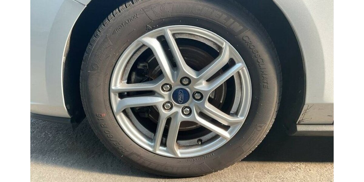 Ford Focus Navi Temp Sth Spurh CarPlay 6xServ GARANTIE 50.000 km 13.900 &euro; Erftstadt 50374