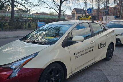 Toyota Prius 242.434 km 14.350 &euro; Berlin 10117