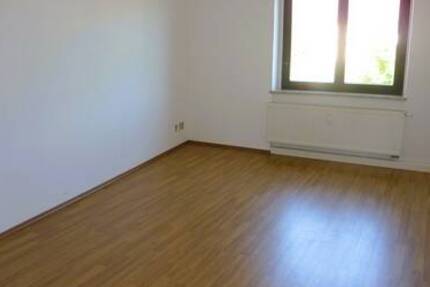 - Vermietete Eigentumswohnung mit Balkon Nähe Stadtzentrum - 3 zimmer