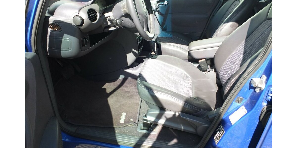 Mercedes-Benz A 190 AVANTGARDE AUTOMATIK KLIMA TEILLEDER 173.215 km 3.704 &euro; Köln 50858