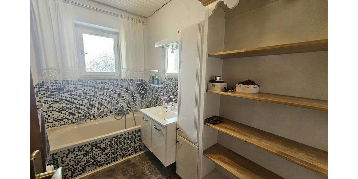 Einfamilienhaus Neresheim - 8 Zimmer, 140 m&sup2;, 359.000&euro; | Angebot:22900585