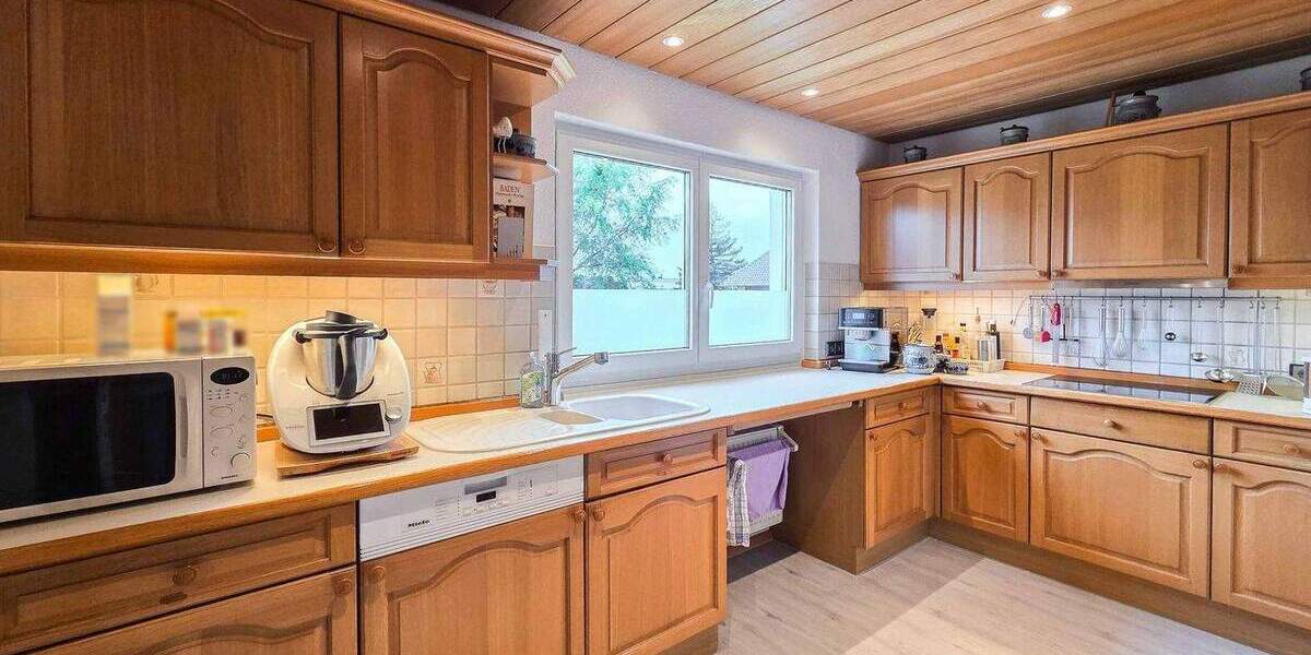 Einziehen und wohlfühlen - sehr gepflegtes Zweifamilienhaus mit Top-Potenzial zur flexiblen Nutzung 8 zimmer