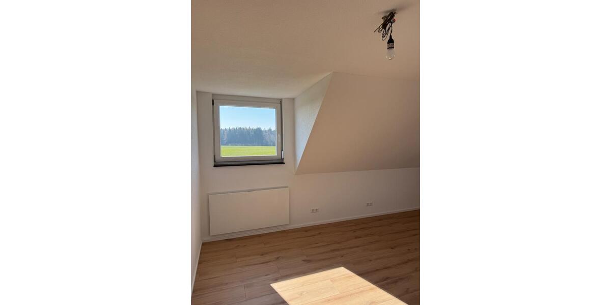 Dachgeschoßwohnung Aulendorf - 3.5 Zimmer, 91 m&sup2;, 1.100&euro; | Angebot:26033031