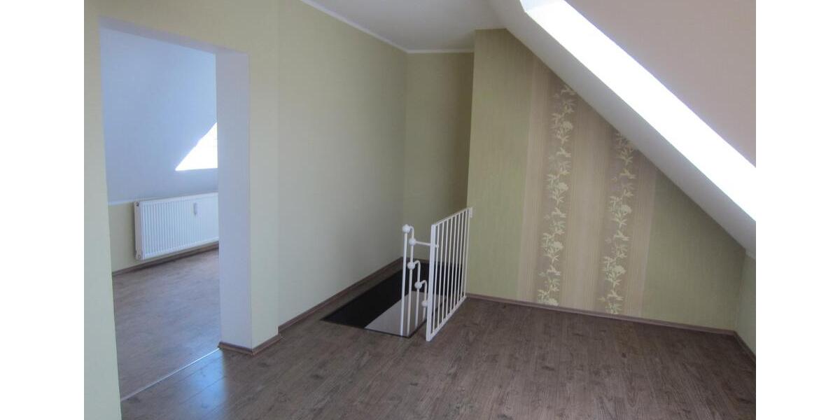 Dachgeschoßwohnung Burg - 3 Zimmer, 96 m&sup2;, 626&euro; | Angebot:26323293
