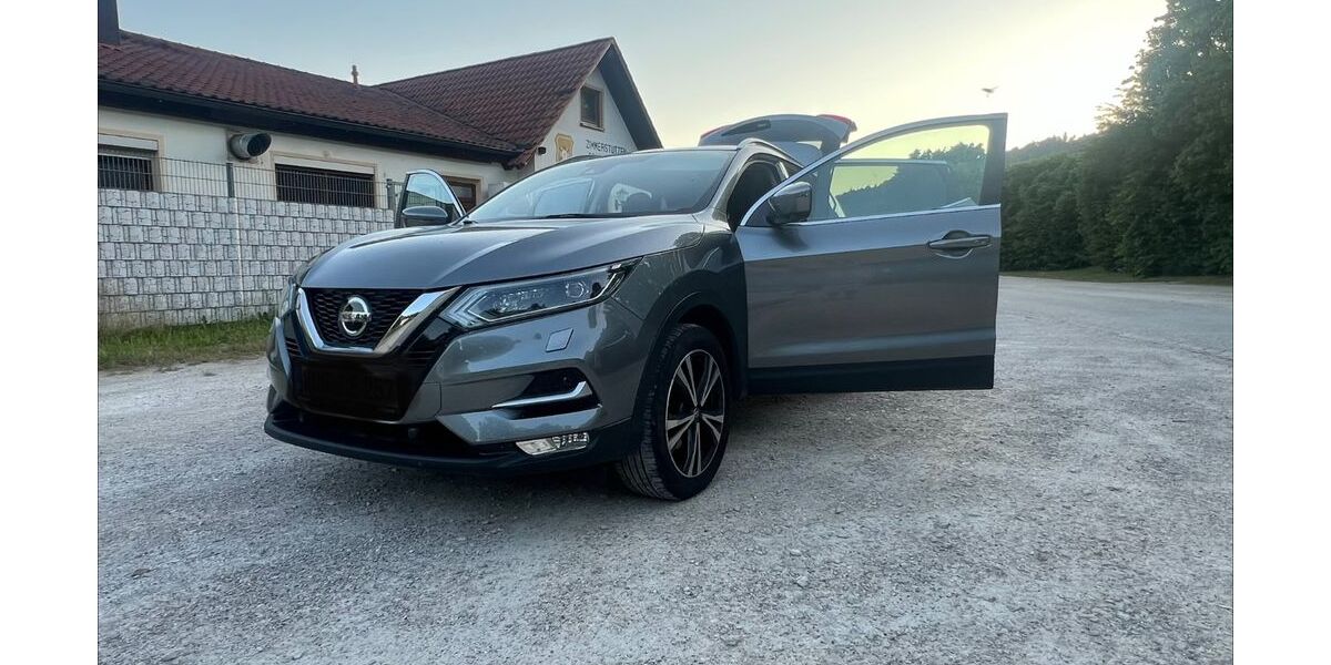 Nissan Qashqai 58.000 km 12.700 &euro; Weißenburg 91781