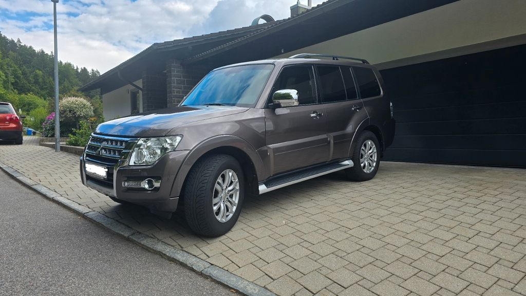 Mitsubishi Pajero 105.000 km 27.490 &euro; Schönberg 94513