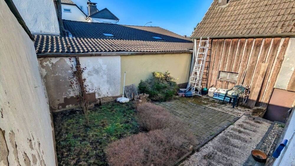 Einfamilienhaus Arnsberg Wennigloh - 7 Zimmer, 180 m&sup2;, 190.000&euro; | Angebot:26733402