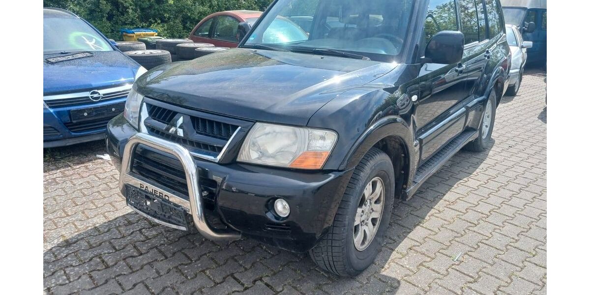 Mitsubishi Montero 298.000 km 2.990 &euro; Wiesentheid 97353