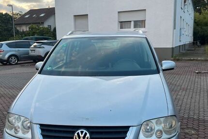 VW Touran 283.424 km 2.000 € Mannheim 68308