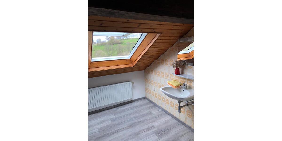 Dachgeschoßwohnung Gersfeld (Rhön) - 2 Zimmer, 50 m&sup2;, 450&euro; | Angebot:25253690