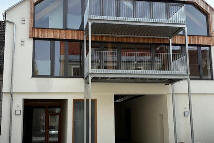 Großzügige und moderne Wohnungen in zentraler Lage: Erstbezug mit Aufzug, Garten und Balkon zimmer