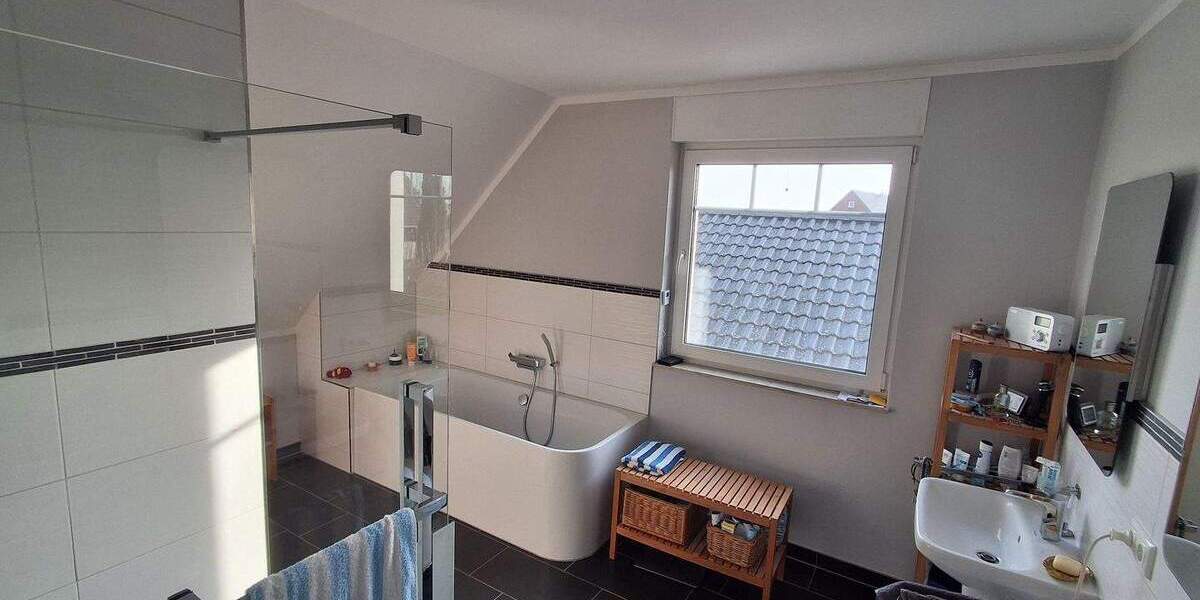 Einfamilienhaus Neuruppin - 5 Zimmer, 170 m&sup2;, 1.600&euro; | Angebot:25819994