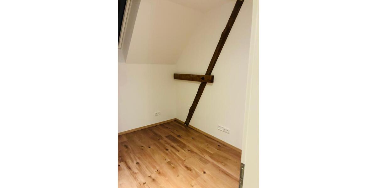 Dachgeschoßwohnung Wiesbaden Mainz-Amöneburg - 3 Zimmer, 88 m&sup2;, 1.326&euro; | Angebot:24983177