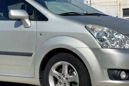 Toyota Corolla Verso 68.000 km 6.500 &euro; Dessau-Roßlau 06847