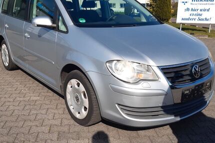 VW Touran 261.553 km 2.695 &euro; Weeze-Wemb 47652