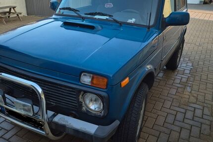 Lada Niva 89.400 km 3.000 &euro; Grumbach 01723