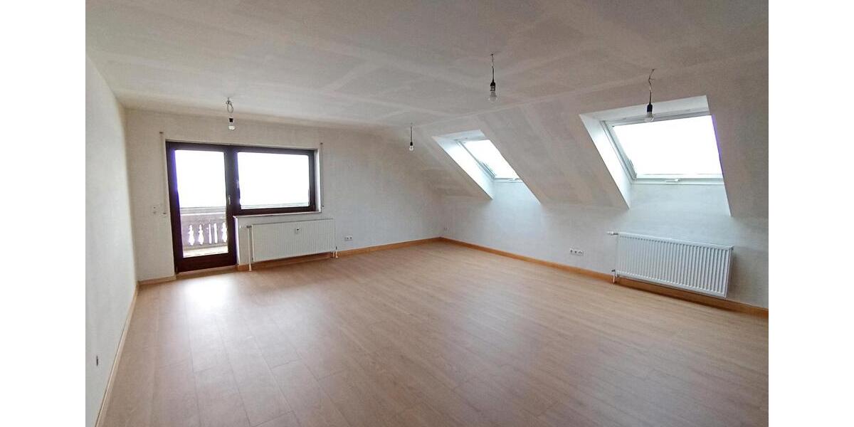 Dachgeschoßwohnung Tann (Rhön) - 3.5 Zimmer, 132 m&sup2;, 1.050&euro; | Angebot:25636441
