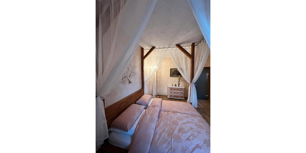 Möblierte Maisonette-Wohnung 115 m² (Dachgeschoss) 5 zimmer