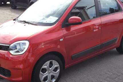 Renault Twingo 49.900 km 10.900 &euro; Nindorf 25704