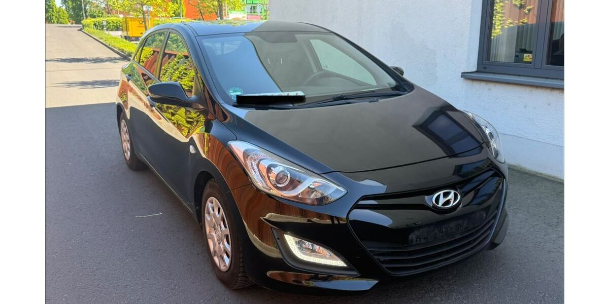 Hyundai i30 133.456 km 5.400 &euro; Friedberg (Hessen) 61169