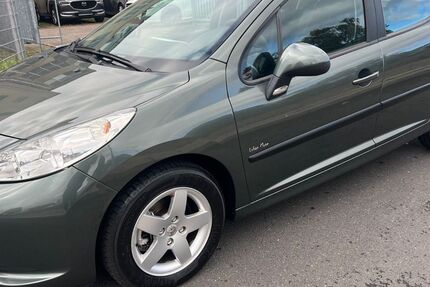 Peugeot 207 107.000 km 2.990 € Berlin 13581