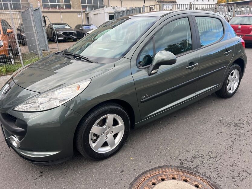 Peugeot 207 107.000 km 2.990 € Berlin 13581