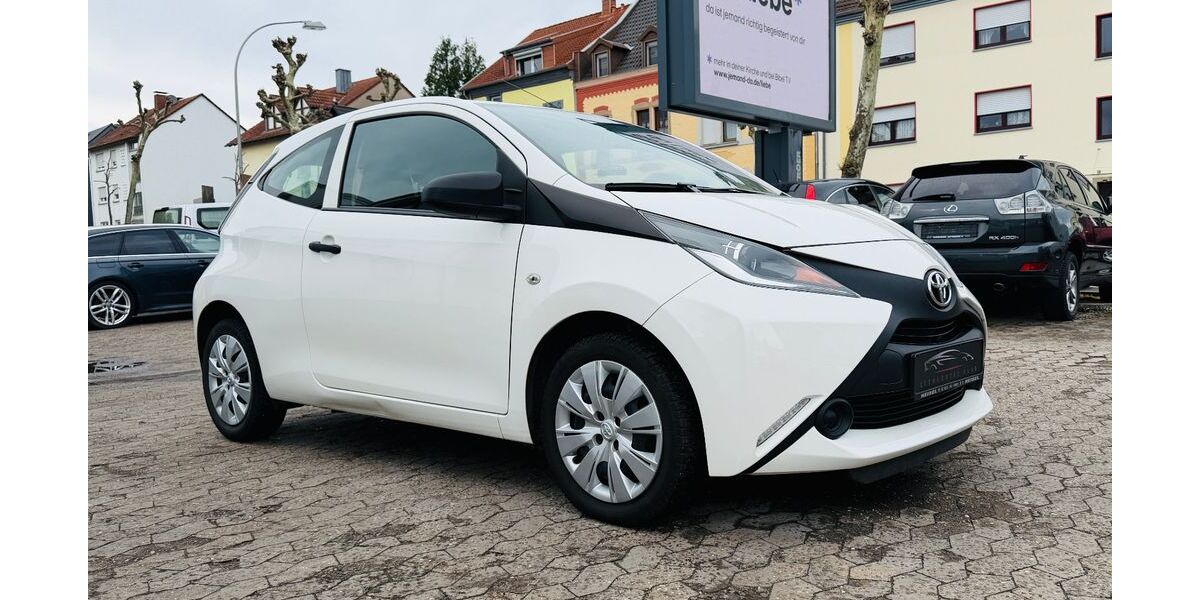 Toyota Aygo (X) 195.000 km 4.400 &euro; Saarbrücken 66115