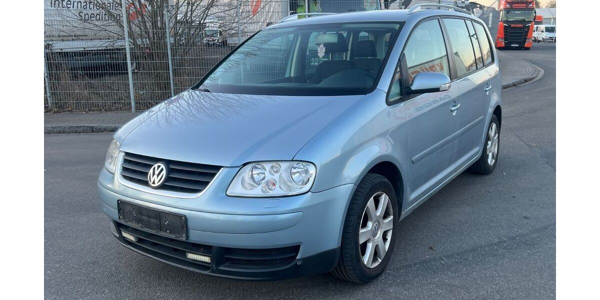 VW Touran 242.327 km 1.499 &euro; Göttingen 37079