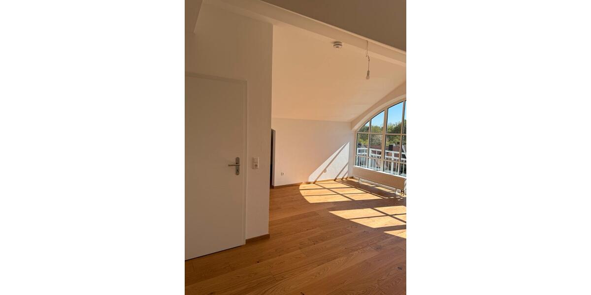 Dachgeschoßwohnung Rosenheim Egarten - 1 Zimmer, 35 m&sup2;, 750&euro; | Angebot:26124383
