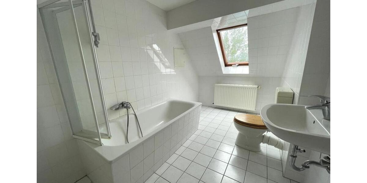 Dachgeschoßwohnung Leipzig Ost - 2 Zimmer, 66 m&sup2;, 699&euro; | Angebot:26645164
