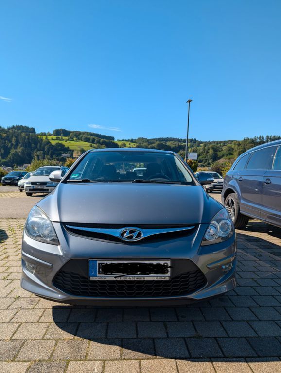 i30