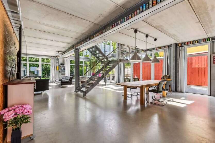 Haus zum Kaufen in Neuss - Reuschenberg 1.900.000 € 241 m² 4 zimmer