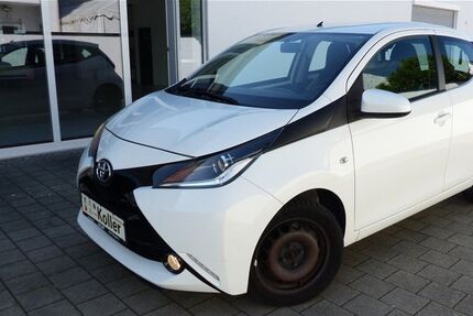 Toyota Aygo (X) 74.550 km 6.999 &euro; Bad Gögging 93333