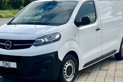 Opel Vivaro 244.300 km 11.900 € München 81243