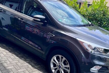 Ford Kuga 29.662 km 13.490 &euro; Oer-Erkenschwick 45739