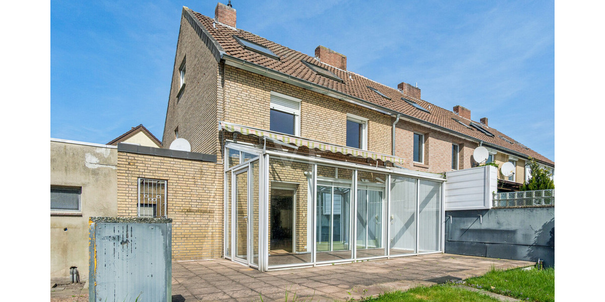 Reihenendhaus mit großem Grundstück, Pool und wohnmobilgeeigneter Doppelgarage - Reihenendhaus Rheine Rheine | Angebot:27165398