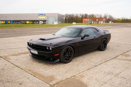 Dodge Challenger 74.500 km 39.500 € Großpostwitz 02692