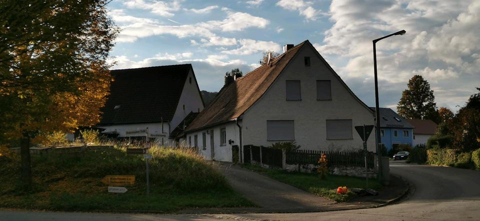 Doppelhaushälfte Treuchtlingen - 11 Zimmer, 184 m&sup2;, 195.000&euro; | Angebot:26820213