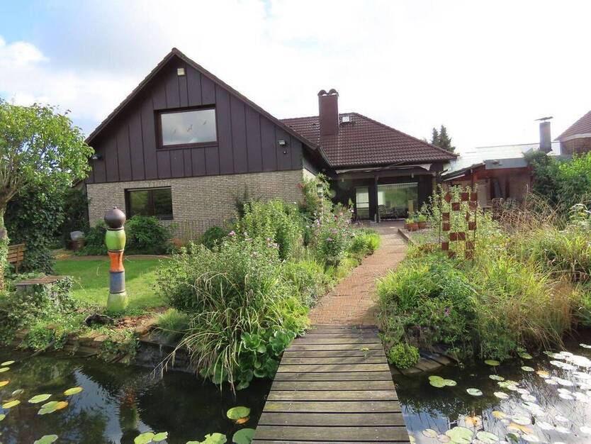 41542 Dormagen-Ückerath: Freistehendes, großes Einfamilienhaus in unverbaubarer Südwestlage