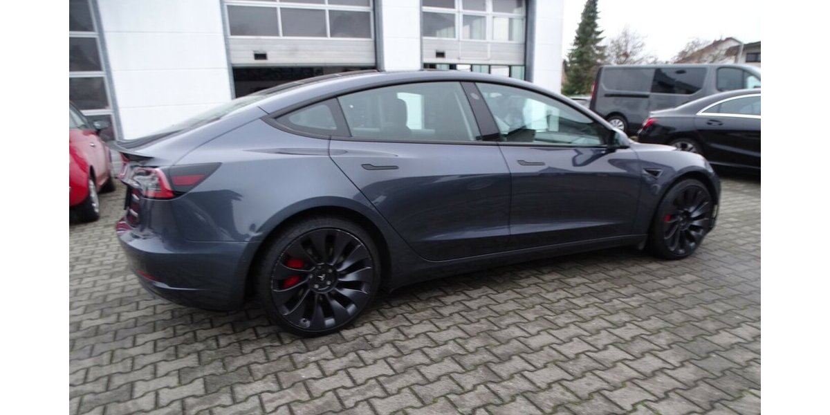 Tesla Model 3 Performance 38.031 km 29.890 &euro; Rodgau 63110