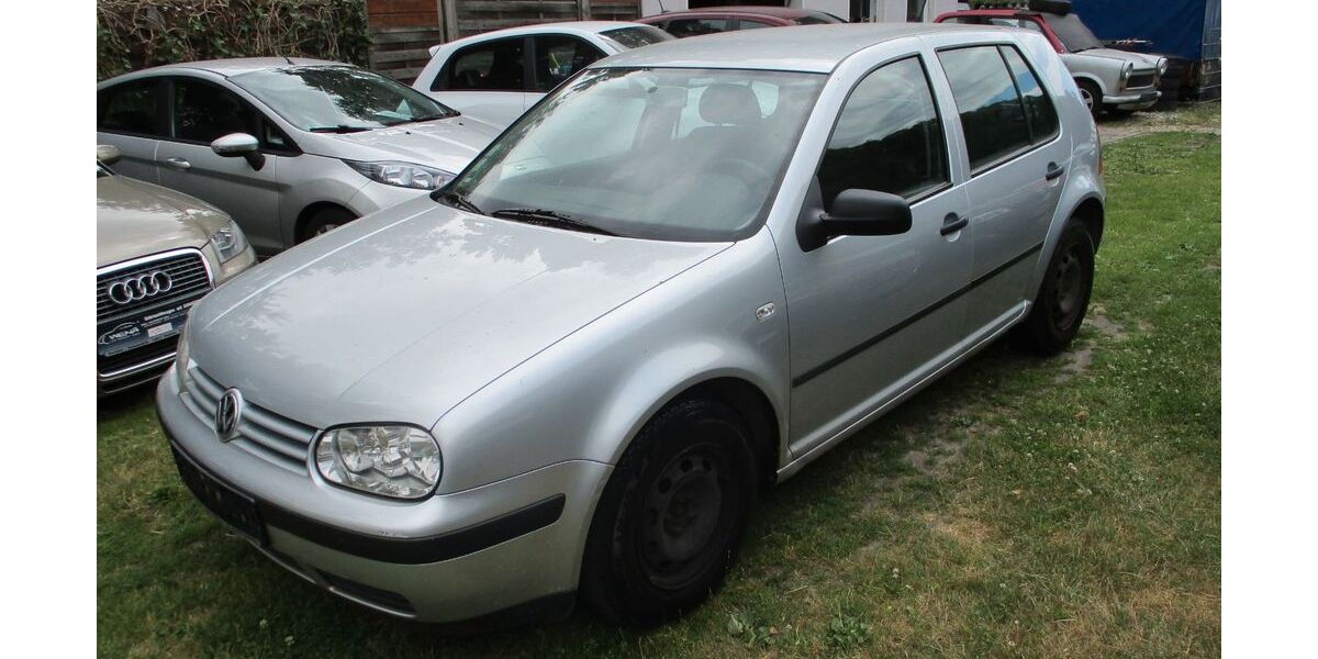 VW Golf 179.000 km 900 &euro; Mahlow 15831