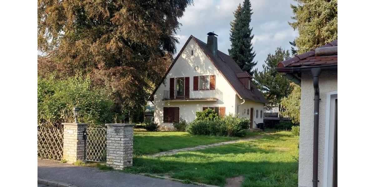 Großes Grundstück mit Altbestand, Haus am Loderhof 5 zimmer