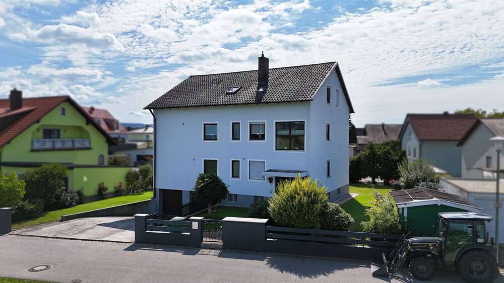 Haus zum Kaufen in Teublitz 445.000 € 260.35 m² 10.5 zimmer