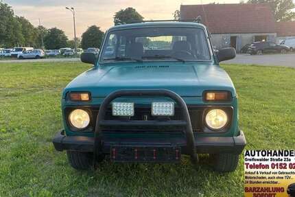 Lada Niva 89.000 km 5.600 € Grimmen 18507