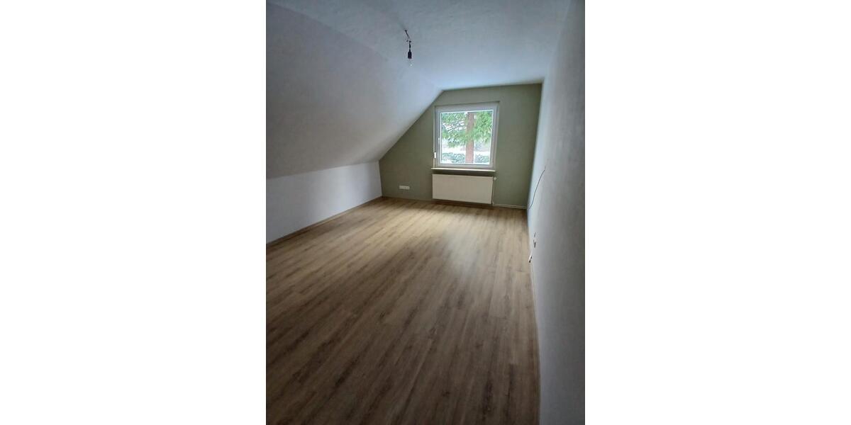 Etagenwohnung Westerstede - 3 Zimmer, 100 m&sup2;, 900&euro; | Angebot:24850246