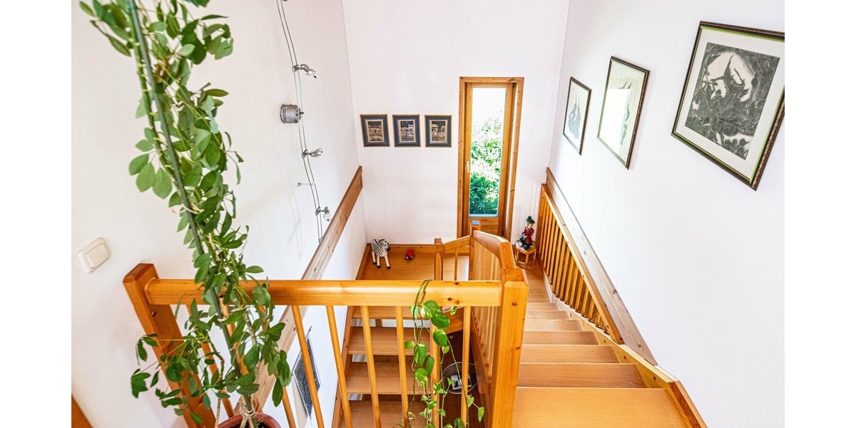 Wohnen im Grünen - Charmantes Holzhaus mit Wintergarten, Galerie und idyllischem Garten - Einfamilienhaus Neukirchen beim Heiligen Blut | Angebot:26948792