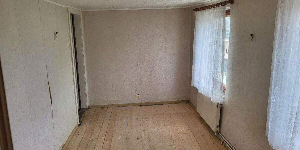 Einfamilienhaus Lengenfeld - 3 Zimmer, 90 m&sup2;, 30.000&euro; | Angebot:25670679