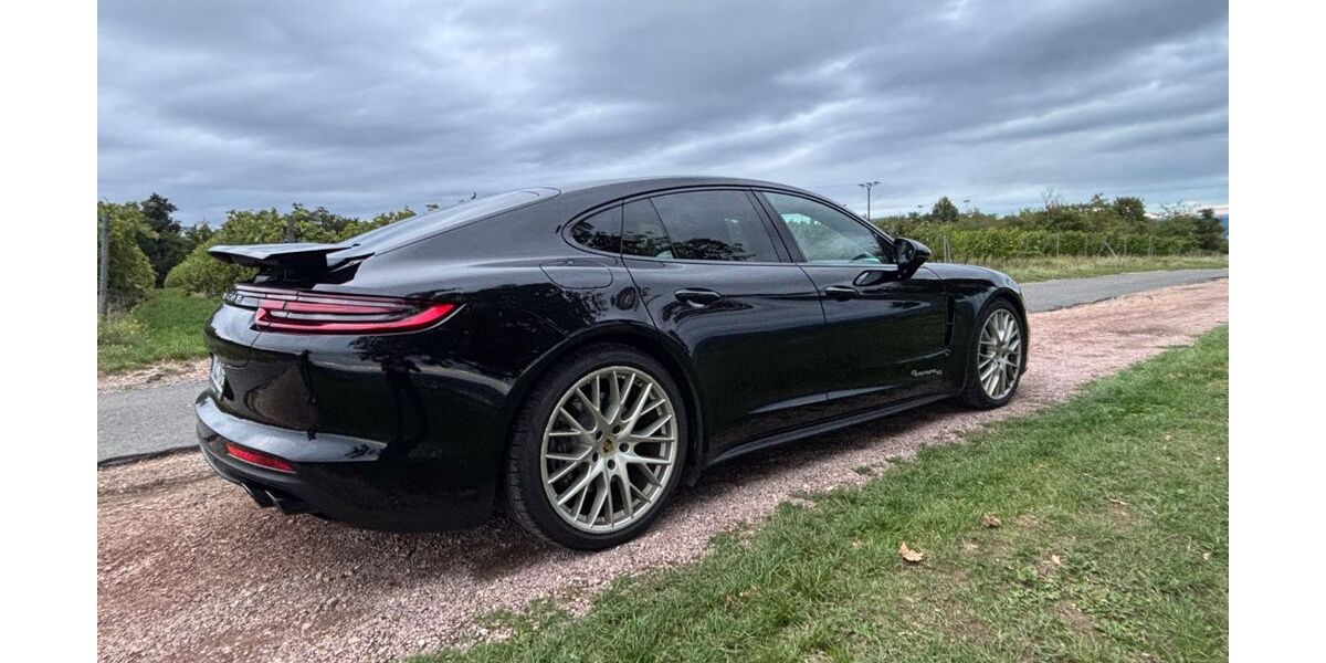 Porsche Panamera 133.000 km 55.600 &euro; Wiesbaden 65201