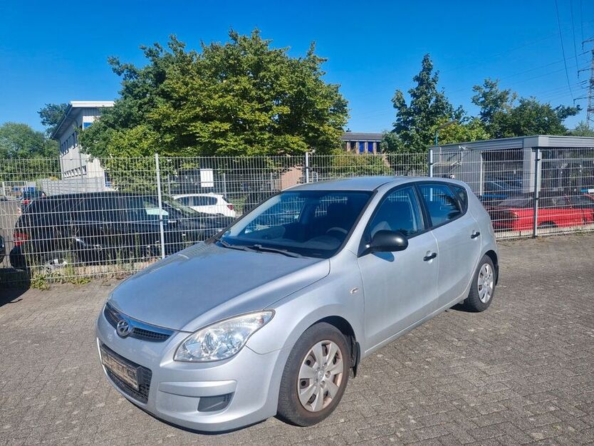 i30